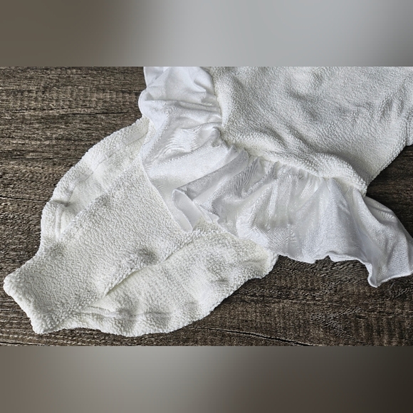 Hunza G Denise frill white swimsuit - Picture 5 of 11